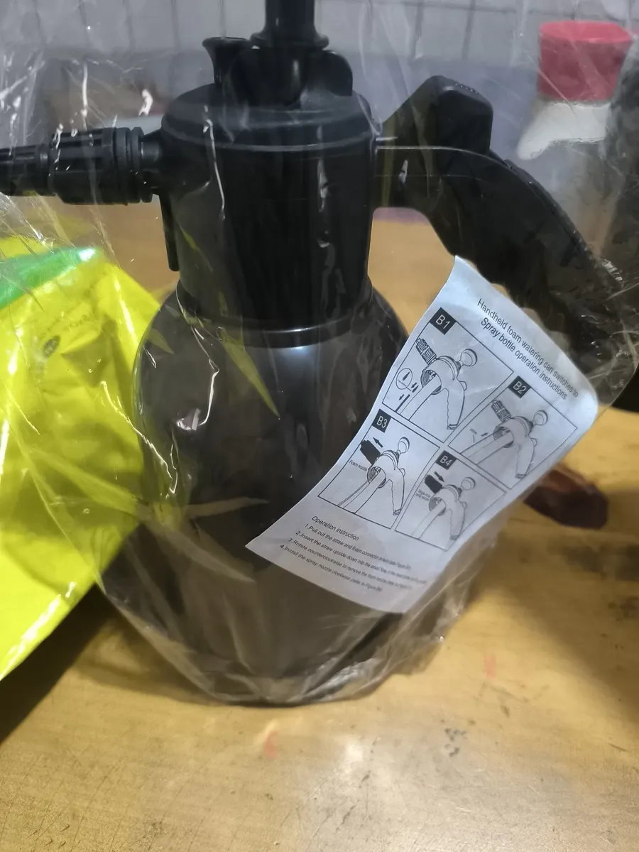 Pulverizador Snow Foam ainda embalado, recém-chegado com o manual de instruções
